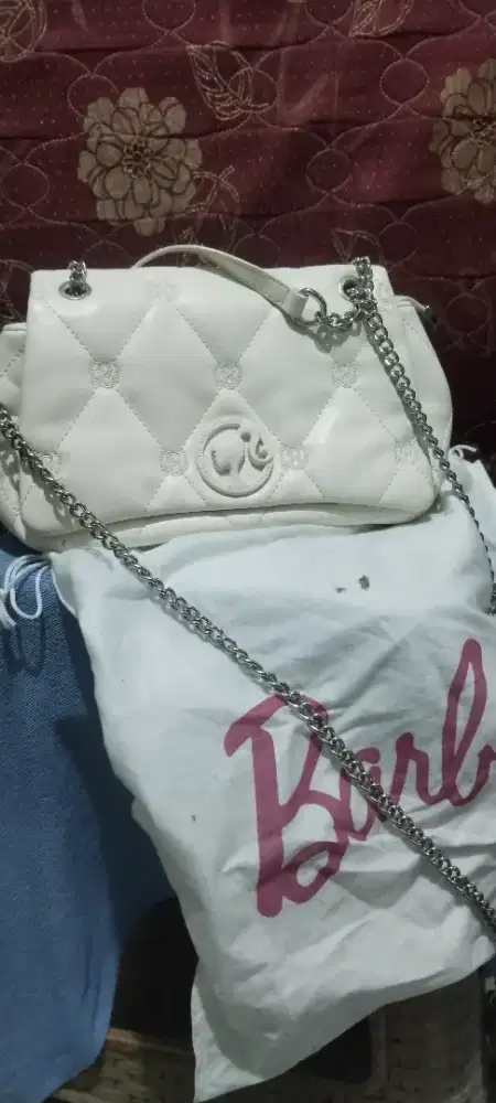 Tas selempang pillow barbie