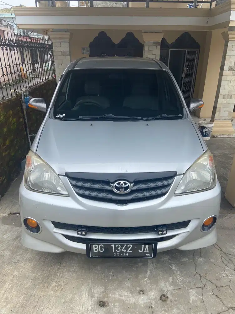 Bismilah dijual avanza S 2010