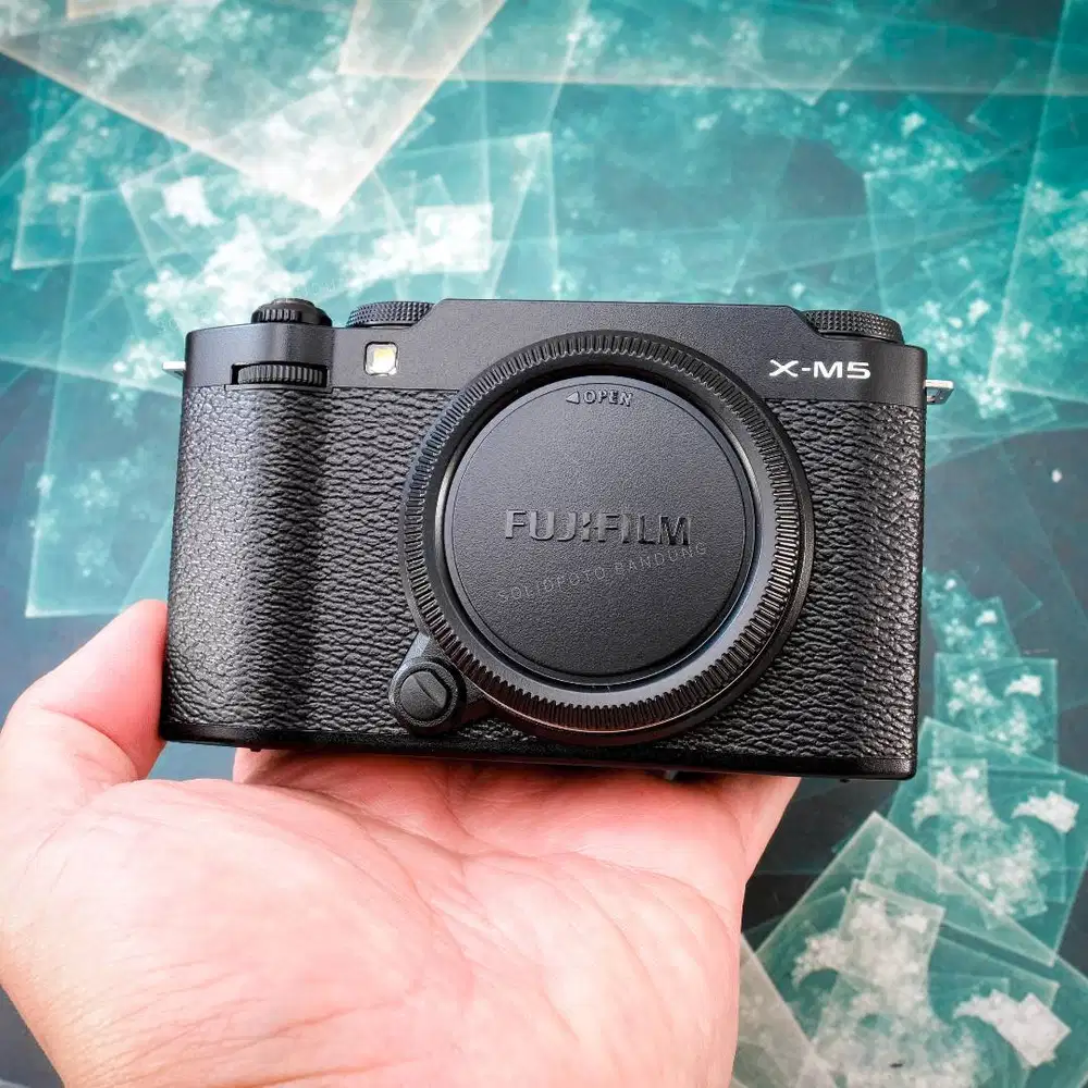 Fujifilm X-M5 Body. Fullset Super Like New. Garansi FFID Panjang. Fuji