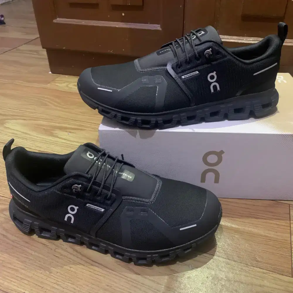 Sepatu On Cloud 6 WP Black