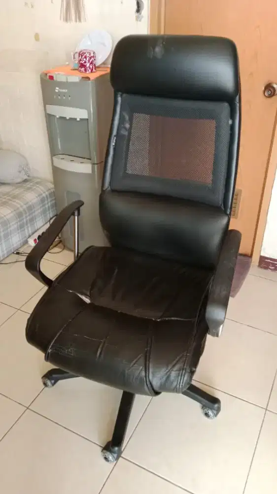 KURSI MANAGER ERGONOMIS