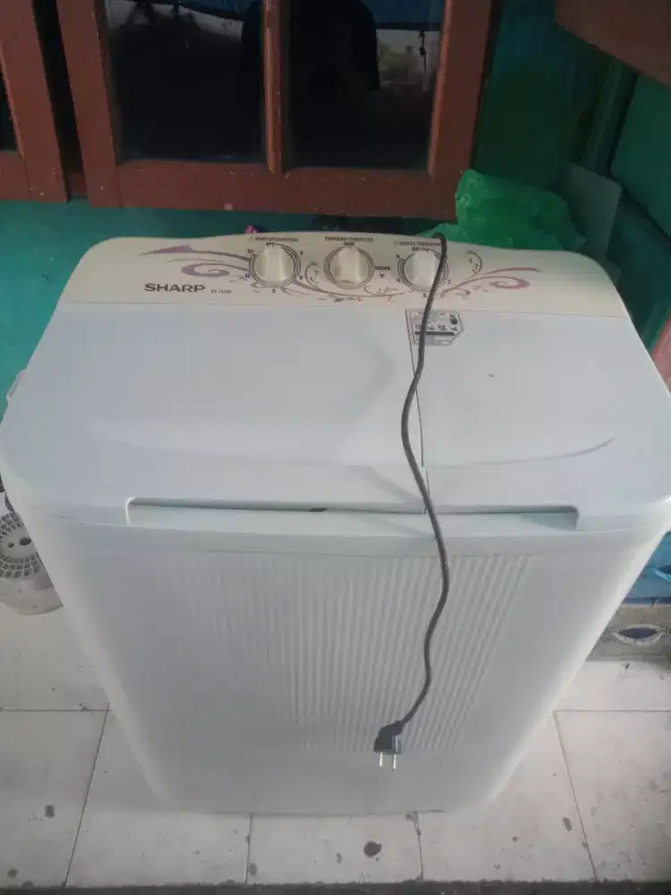 Mesin cuci 2 tabung Sharp
