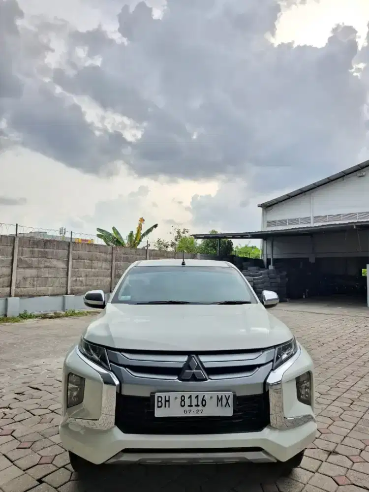 Triton 2022 GLS manual. Km 93rb