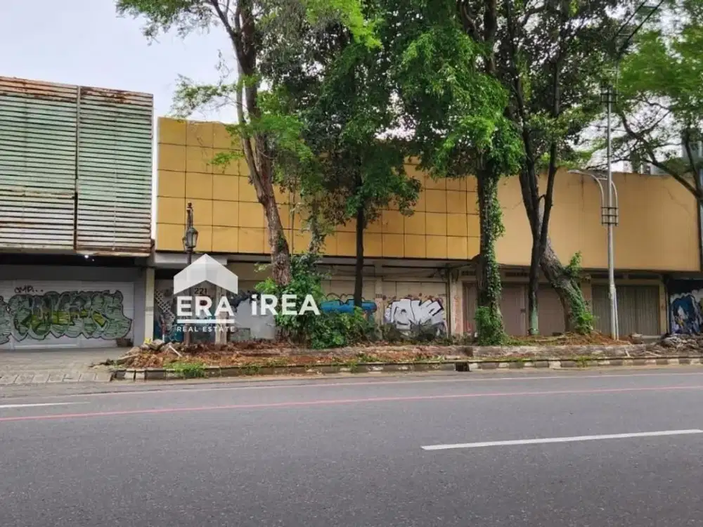 RUANG USAHA DAN RUMAH DIJUAL SOLO KOTA DEKAT PURA MANGKUNEGARAN