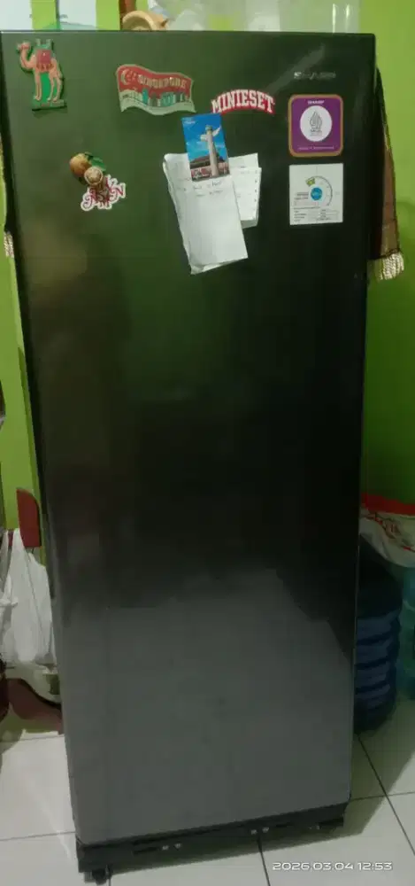 Dijual Freezer Sharp Kondisi Bagus