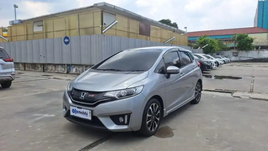 DP MURAH - Honda Jazz 1.5 RS Bensin-AT 2017 Abu-Abu