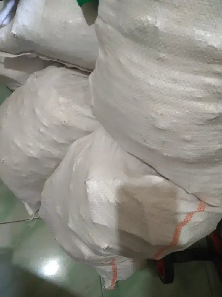 * Puing ada 6 karung.