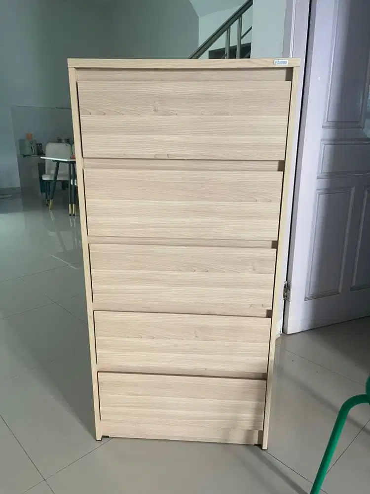 lemari Pakaian Merk Informa