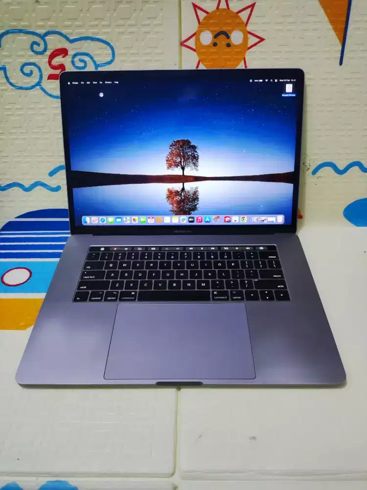 Laptop Murah MacBook Pro Retina 15in 2017 TouchBar core i7 16/SSD 512