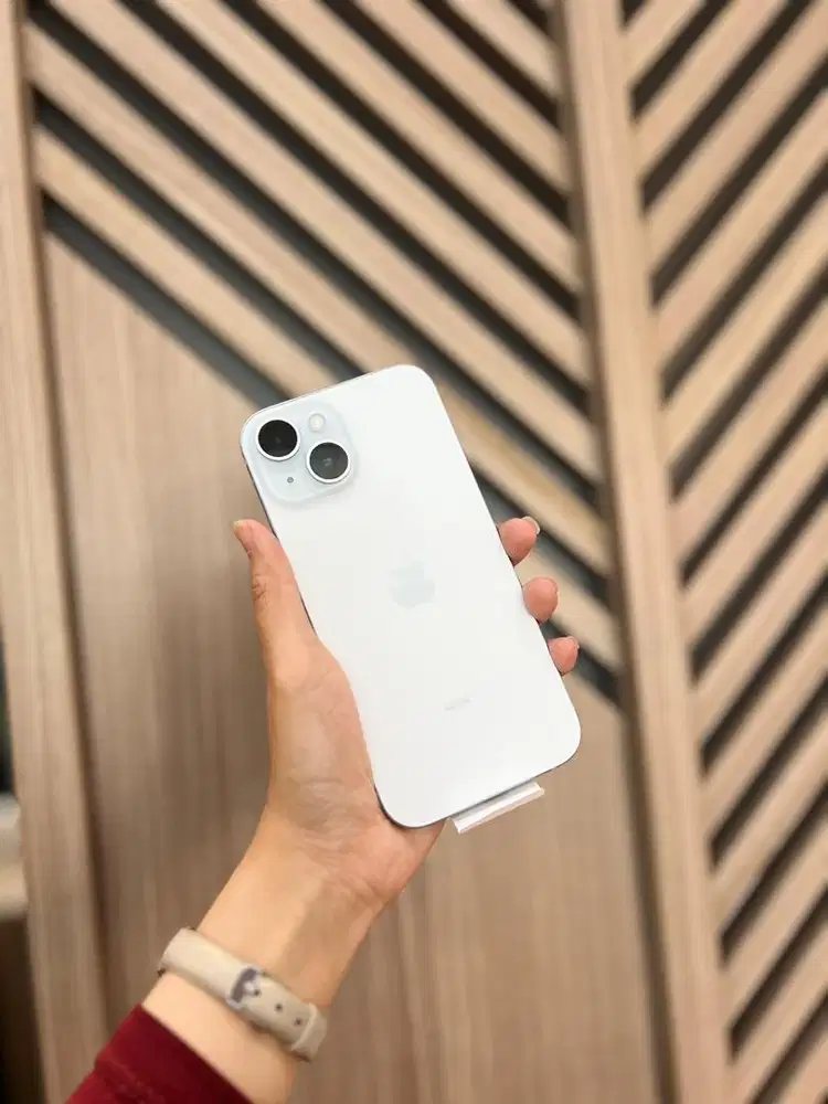 IPHONE 15 128 GB BLUE SECOND RESMI INDONESIA