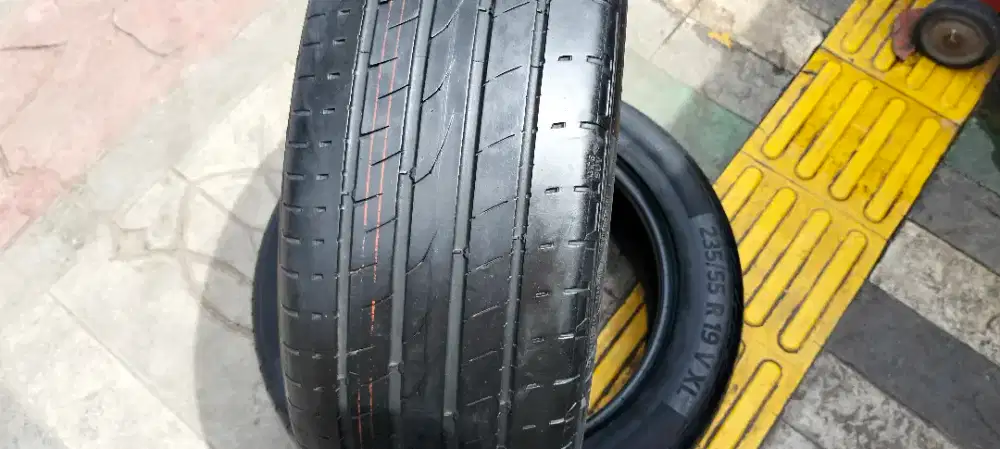 MJ ban 235/55/R19 Continental Ultra Contact UC6 SUV 90% 2022 hub Wa