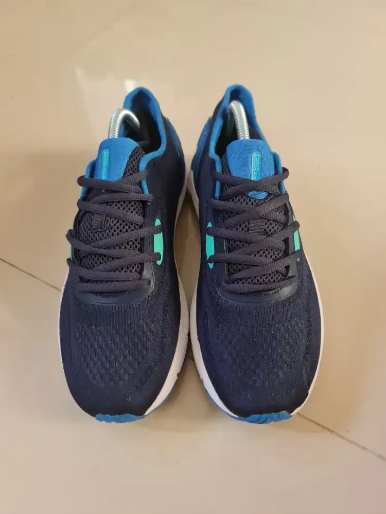 74. Sepatu Pria Under Armour Hova Sonic 5 Blue

Kondisi bekas / second