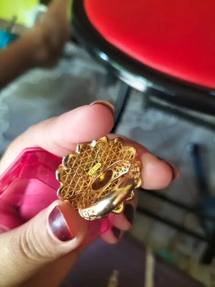 AYO JUAL EMAS SEKARANG, HARGA MULAI ANJLOK