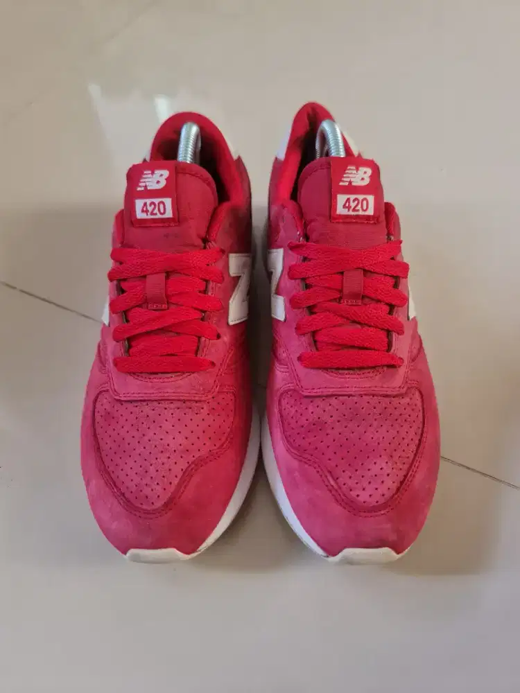 73. Sepatu Pria New Balance NB 420 Red Second Bekas