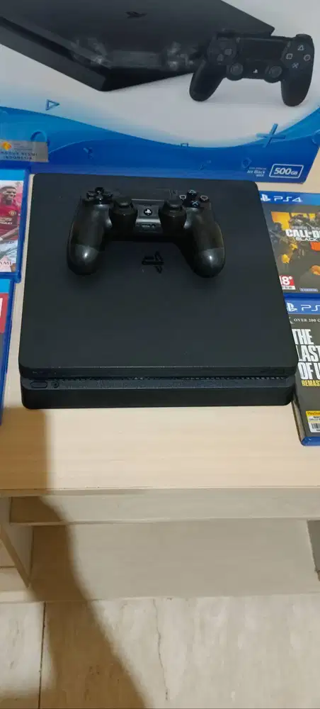 PS 4 slim dsn kaset
