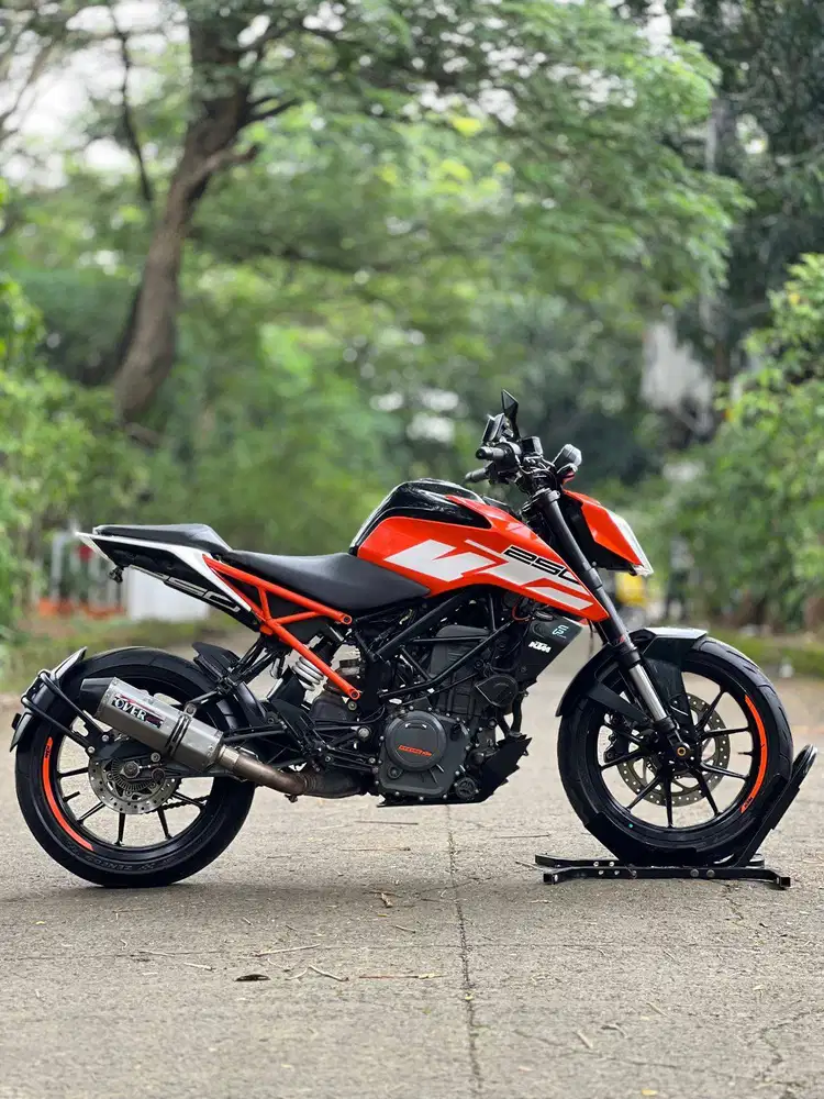 KTM DUKE 250 ABS 2018 ORANGE PAJAK PANJANG SIAP PAKAI