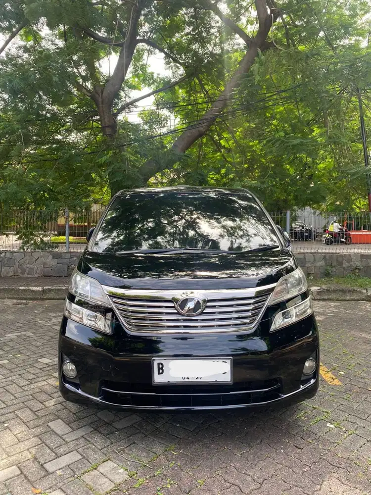 Totota Vellfire Hitam 2.4 2010