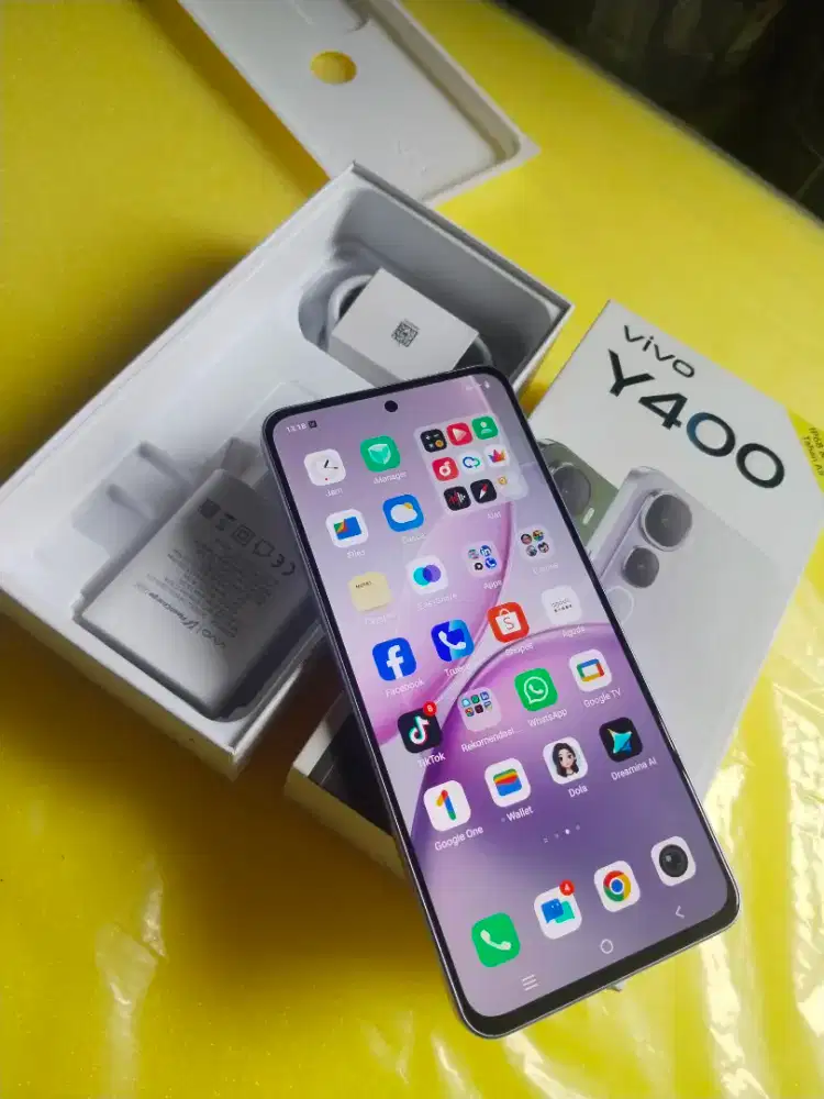 Jual HP vivo Y400 ram 8/256 mulus full set