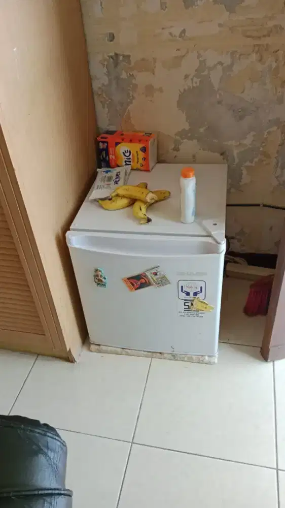 KULKAS MINIBAR SHARP