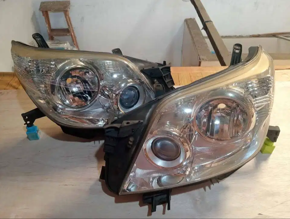 Headlamp/Lampu Depan Toyota Land Cruiser Prado