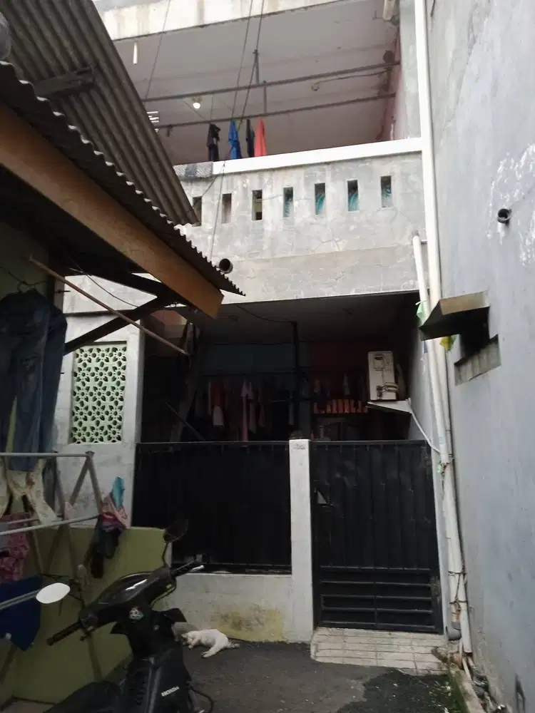 Disewakan rumah Murah Strategis Bebas Banjir dekat Stasiun Klender