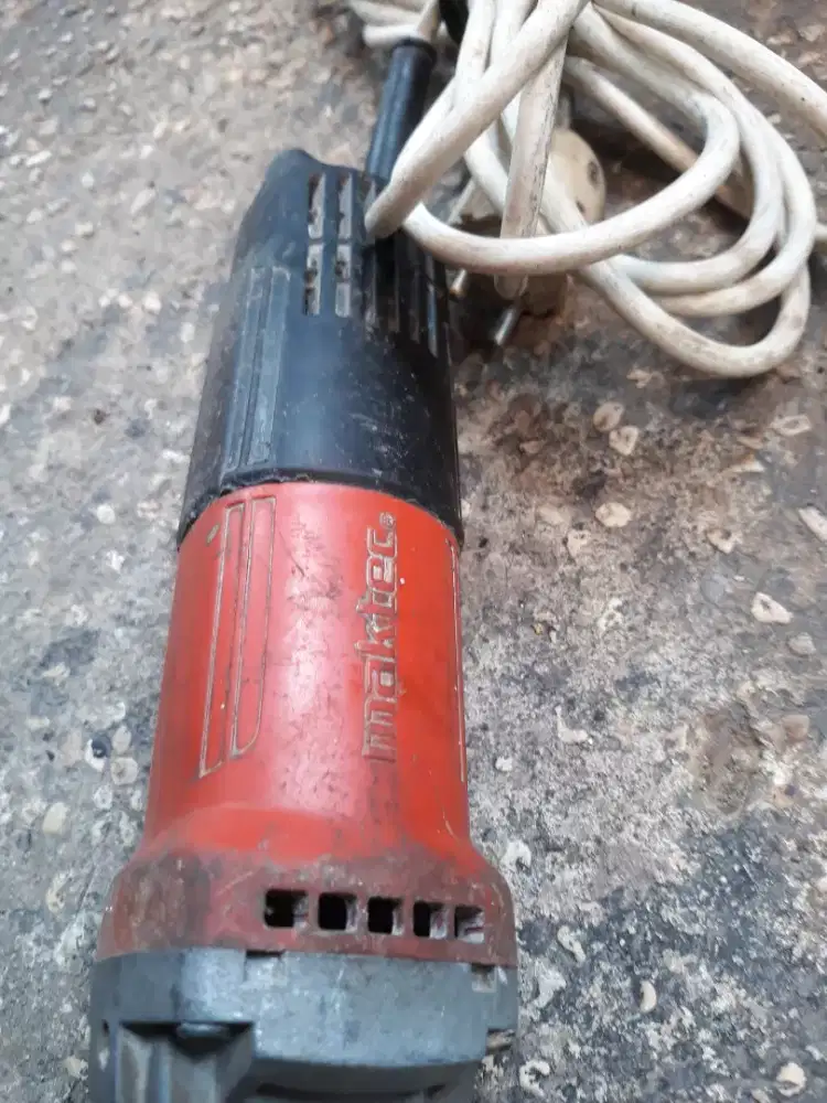 mesin gerinda maktec