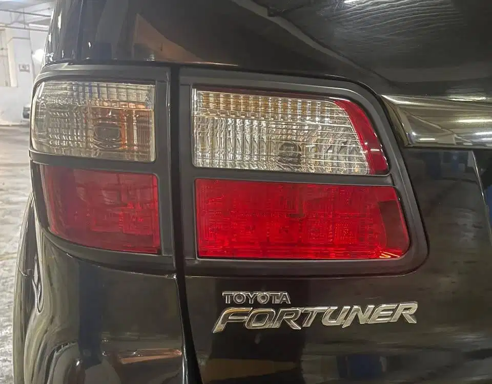 Stoplamp Toyota Fortuner (Prefacelift)