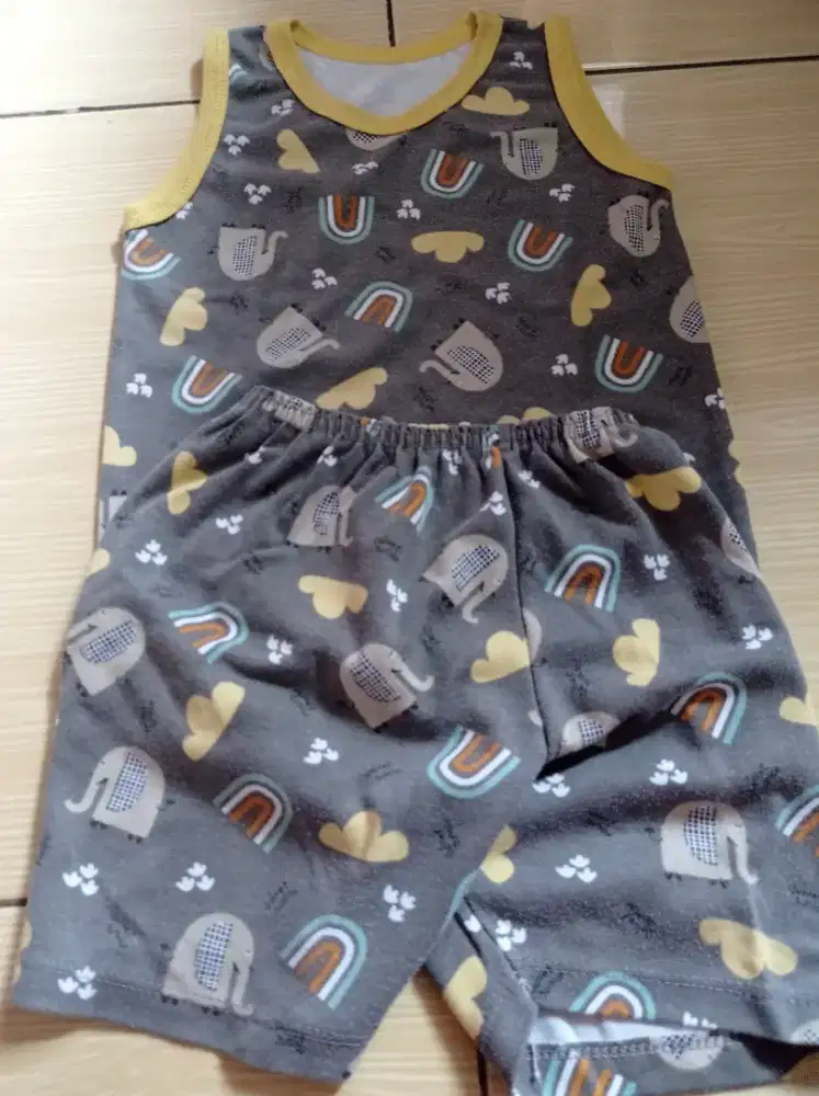 Baju anak atasan dan bawahan