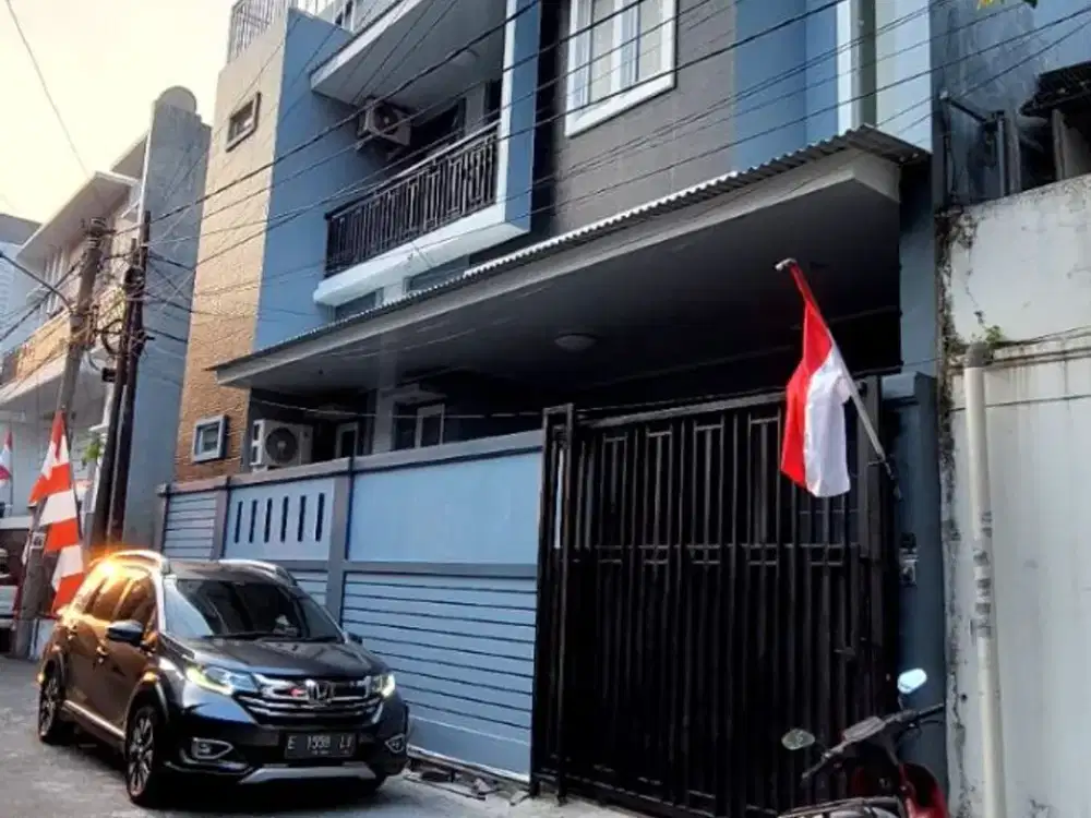 Rumah 3 lantai Lingkungan Aman Full Furnish di Sunter Agung Barat Jakarta Utara