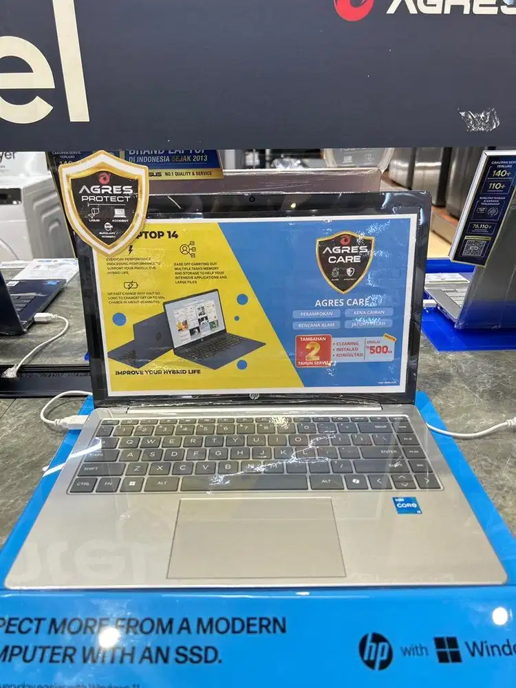 LAPTOP HP EP0261TU I3 8GB 512GB