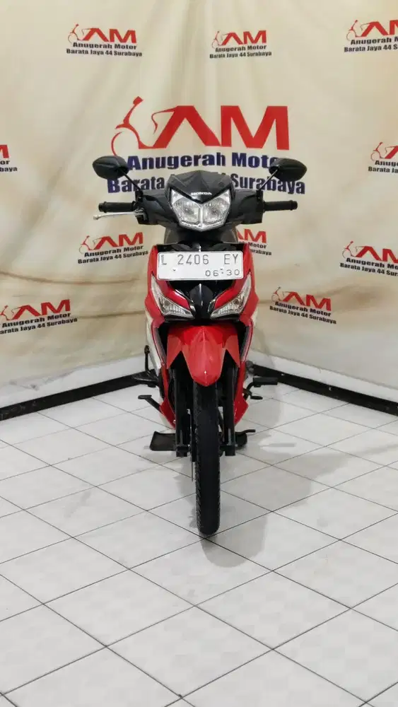 Honda supra x 125 fi Tahun 2015 warna merah