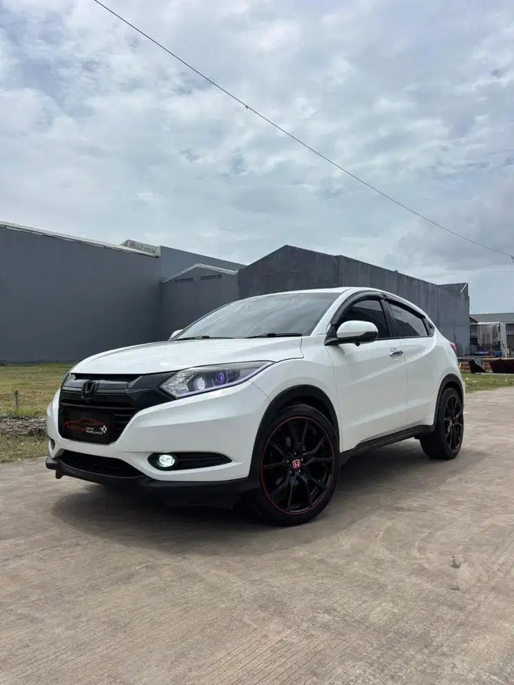 Honda HRV 1.5 E CVT 2017 Automatic ( Putih Metalik )