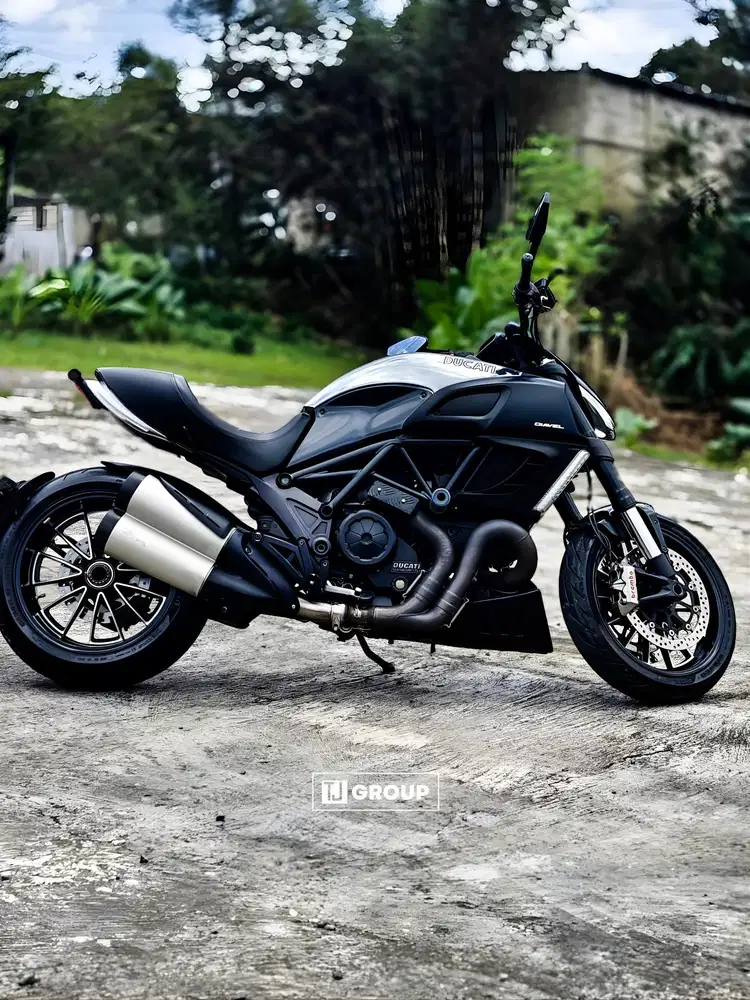 FOR SALE!! Ducati Diavel Chromo (Black Chrome) 2014