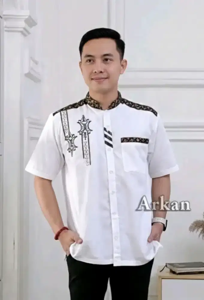 Baju Kemeja Koko Lengan Pendek Pria Modern Dengan Detail Bordir Elegan
