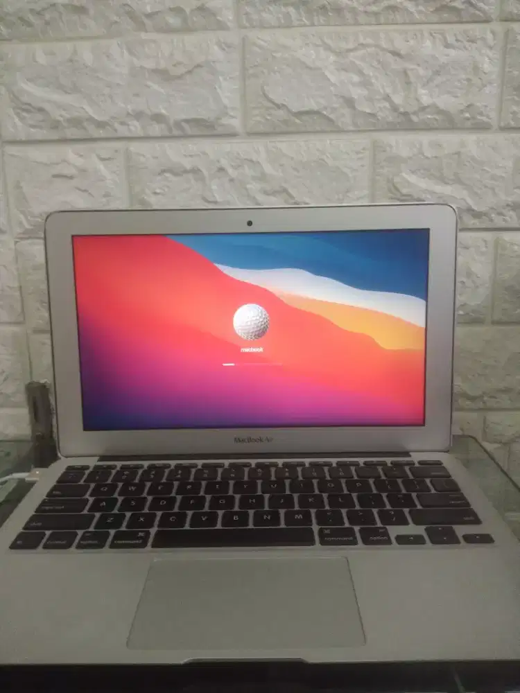 Bu jual MacBook Air 11inch 2014 i5 4gb/128gb