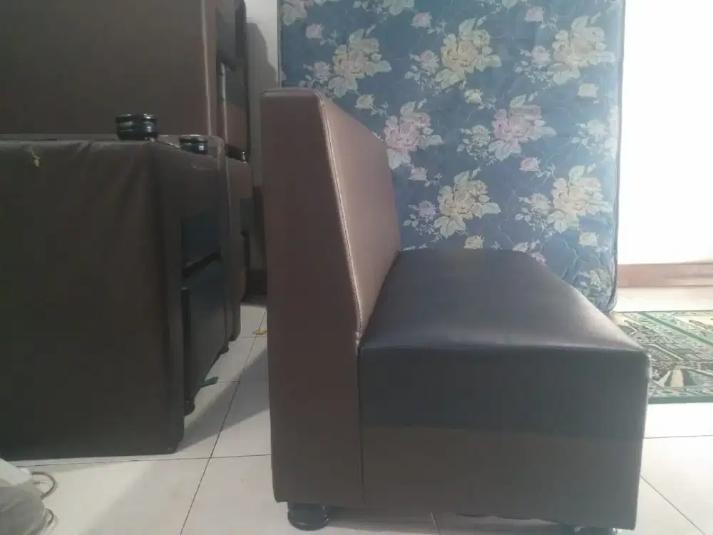 dijual sofa bekas cafe/restoran