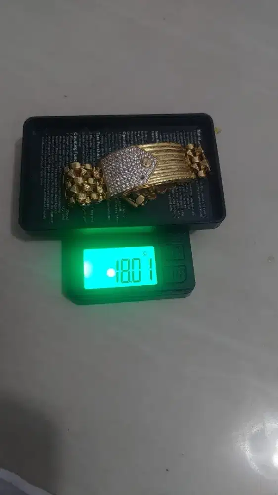 YANG MAU JUAL EMAS SILAHKAN BERKABAR