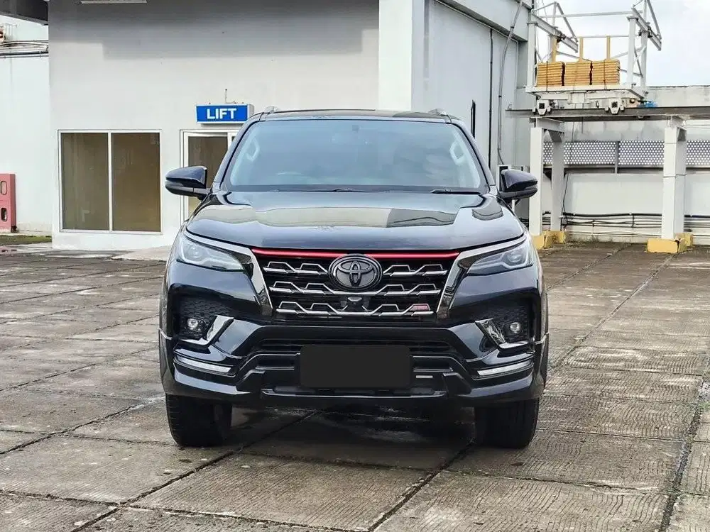 TDP 35JT TOYOTA FORTUNER VRZ TRD 2.4 AT MATIC AUTOMATIC 2021 HITAM