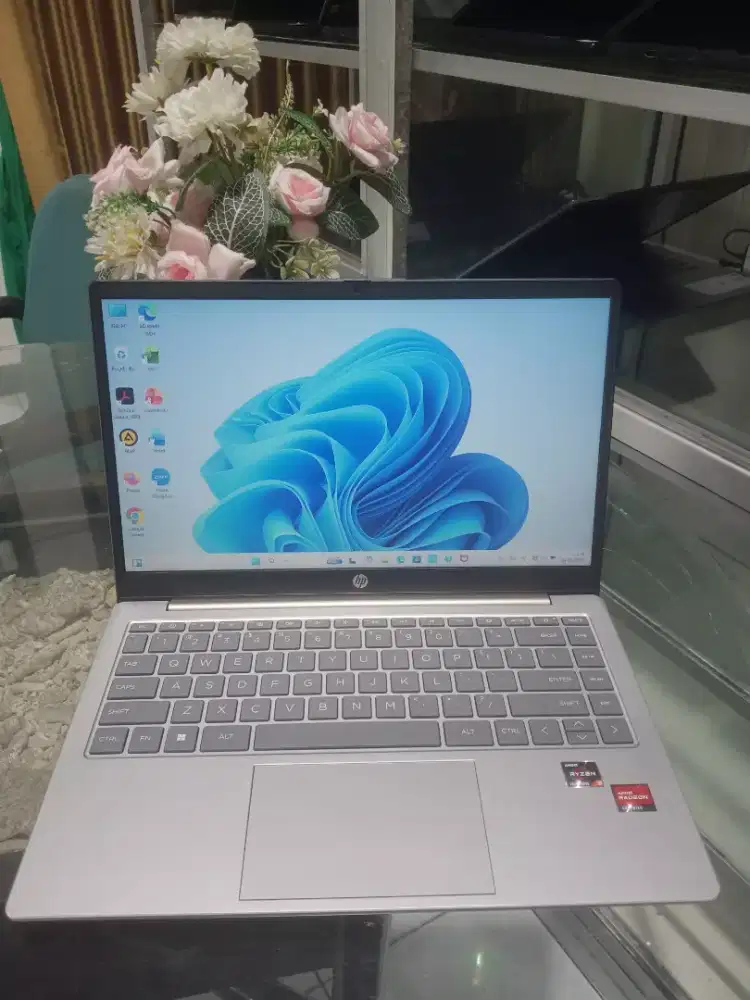 Laptop HP 14 Amd Ryzen 3 7320U Ram 8 Ssd 512 Garansi