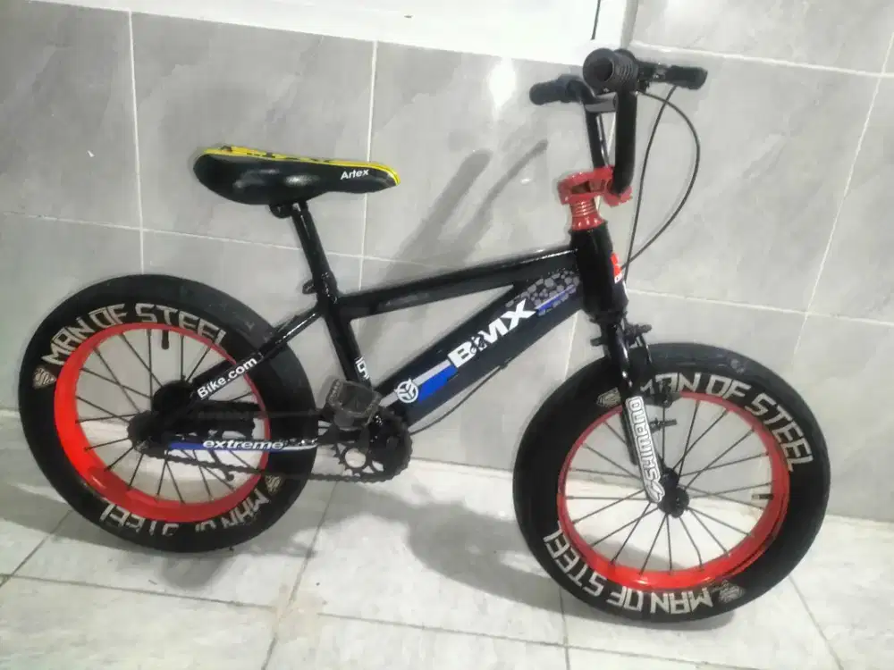 Sepeda BMX ukuran 16 kondisi normal ban jumbo