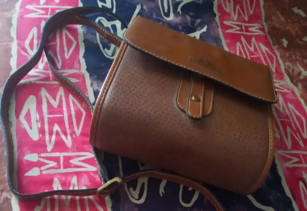 DIJUAL Rp 99rb, Tas Wanita, Bentuk Kotak; p=18cm, l=7cm, t=17cm