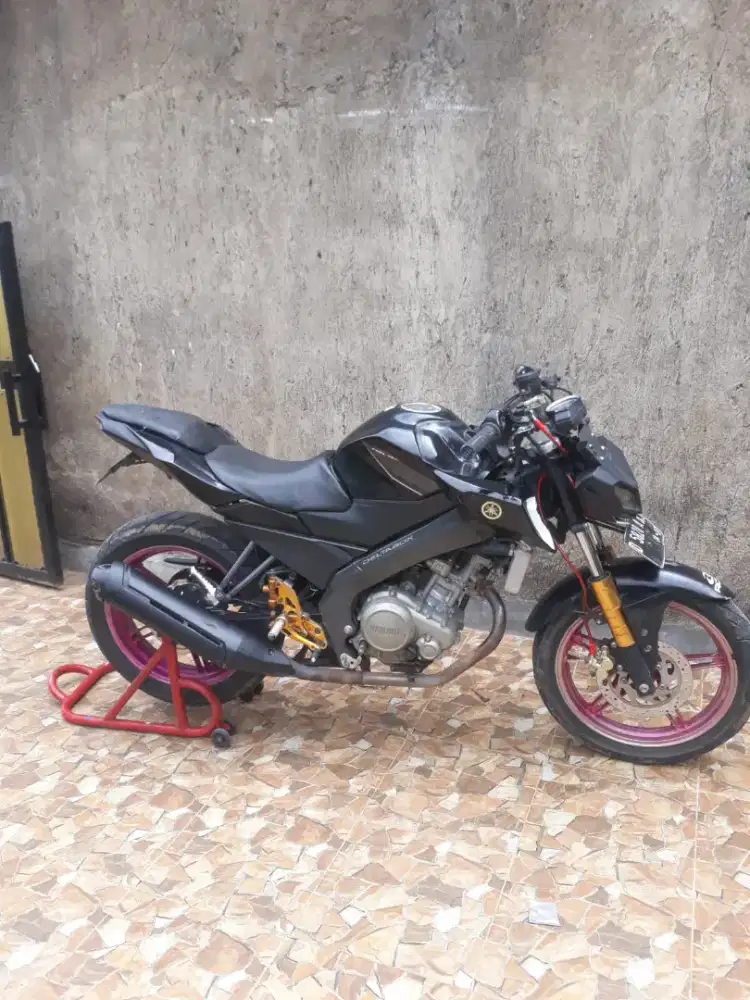 Yamaha Vixion 2016.hrg pass.Srt lengkap.pjak 1x.plat D 2027