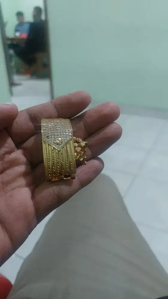 Silahkan kak yang butuh dan mau jual emas