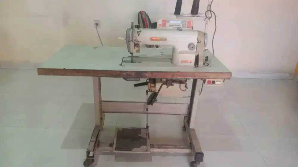 Mesin jahit siruba jarum 1