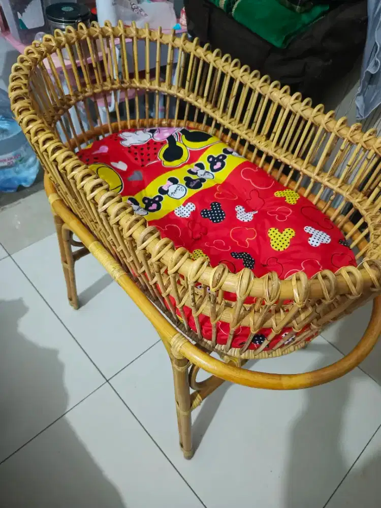 Tempat tidur bayi / keranjang bayi