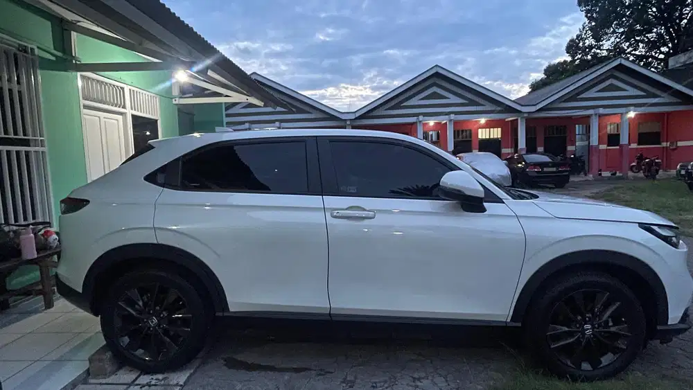 Honda HR-V SE CVT 2023 KM RENDAH