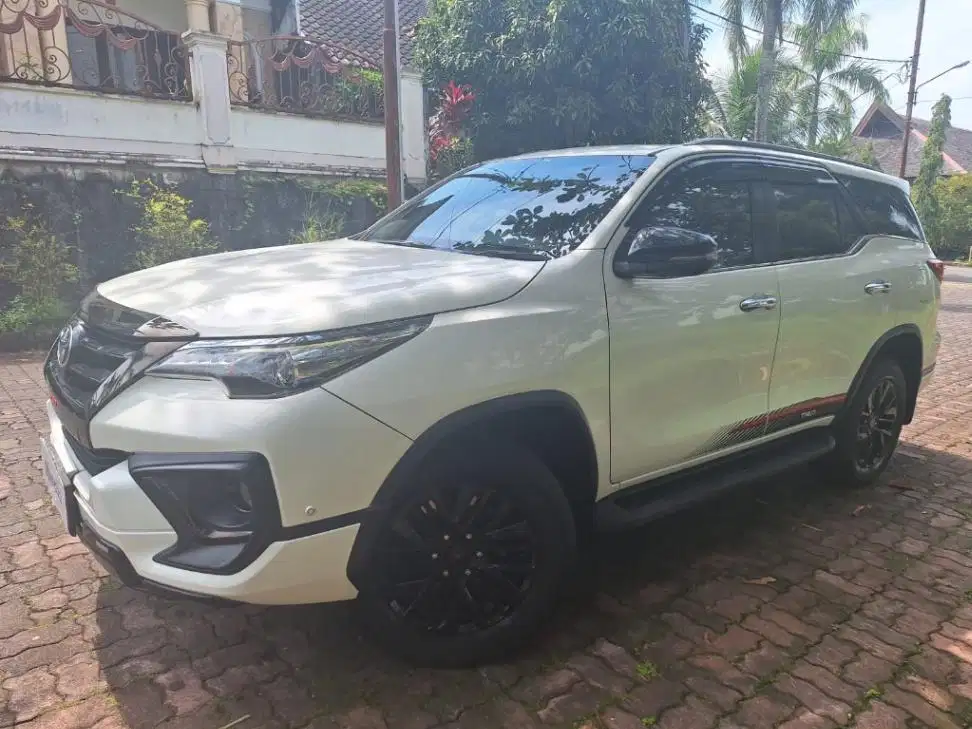 Toyota Fortuner 2.4 4x2 VRZ TRD Solar-AT 2020 KTRM
