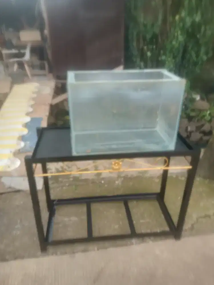 Meja aquarium ukuran tinggi 1 meter, panjang 80cm, lebar aquarium 40cm