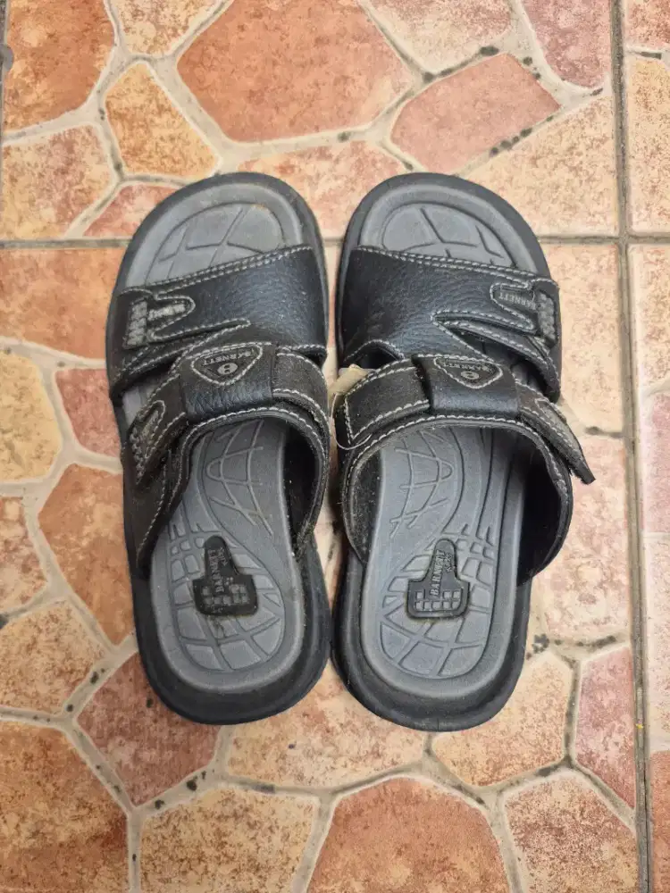 Sandal Anak Merek Barnett Warna Hitam Ukuran 34