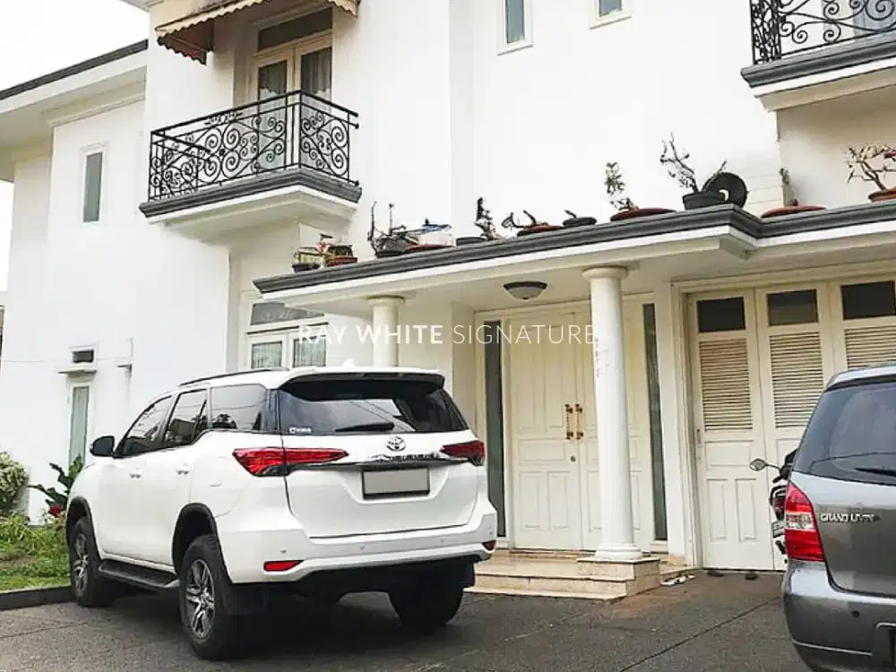 Rumah Mewah Strategis di Jl Abdul Majid Cipete
